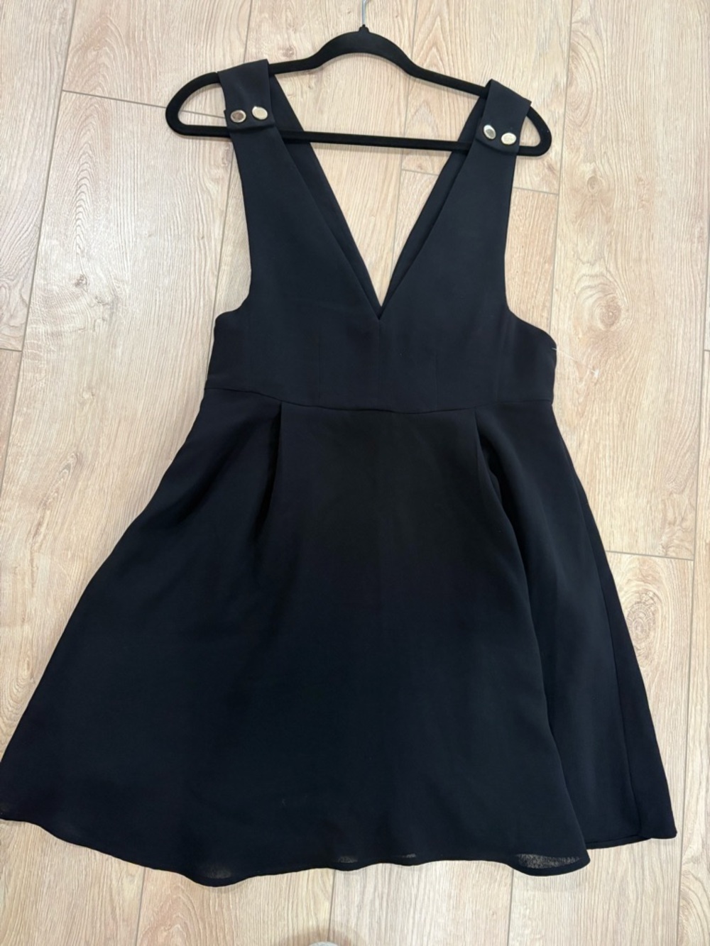 Puella Black V-Neck Sleeveless Mini Dress with Button-Straps size M - Picture 3 of 9